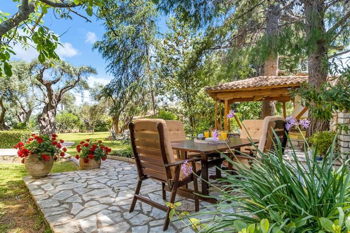 Poly's Villa Lefkada Apolpaina Exteriör bild